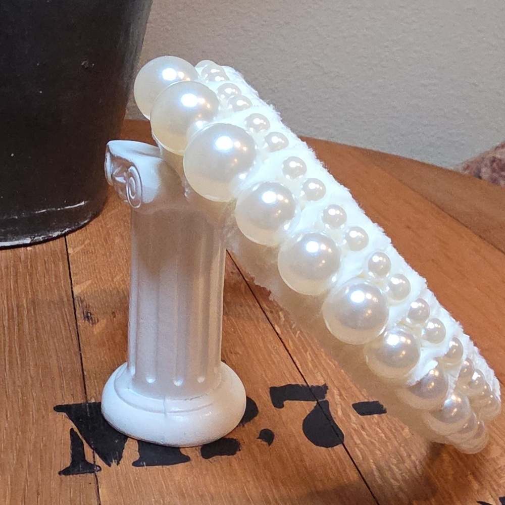 New! ZARA White Velvet Pearl Headband NWOT Luxury Statement Oversized Pearls